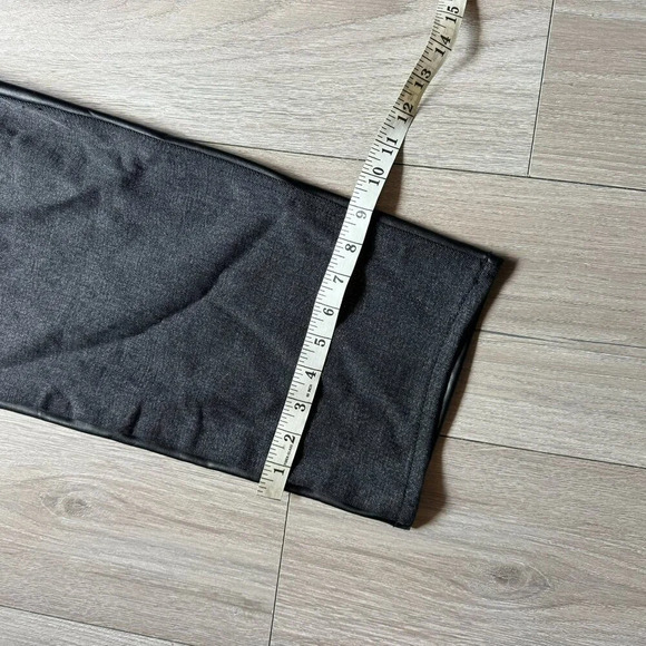 Abercrombie & Fitch The Ankle Straight Ultra High Rise 35 Black Faux Leather - Picture 4 of 11